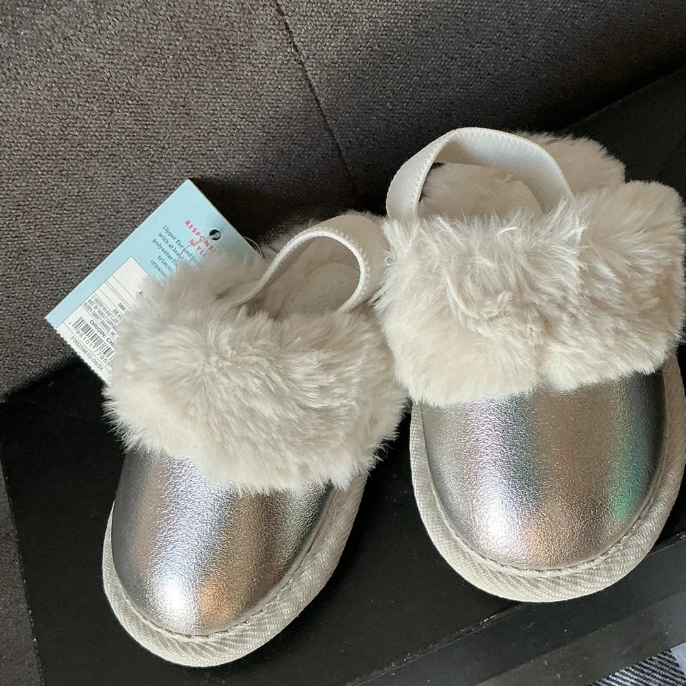 Cat & Jack Silver and White Kids Slippers